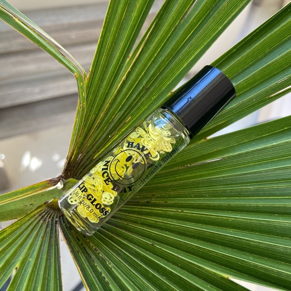 Y2K have a nice day 90’s roll on lip gloss makeup - Picture 9 of 11